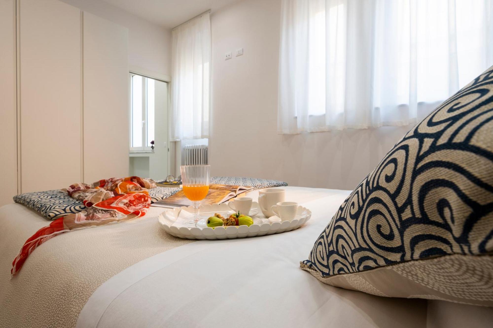 Apartment Palace Ducrot Palermo